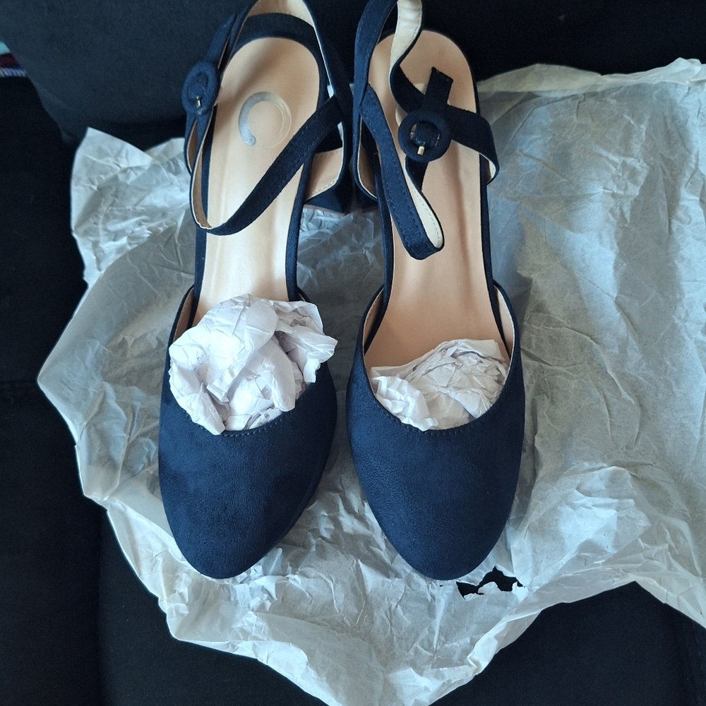 Blue Pumps - Picture 5 of 7